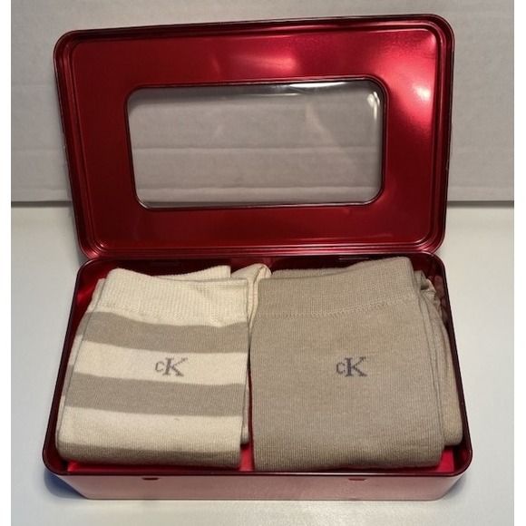 Calvin Klein Womens Crew Socks 2 Pack Neutral Beige Stripe Gift Tin CK Logo - Picture 2 of 9